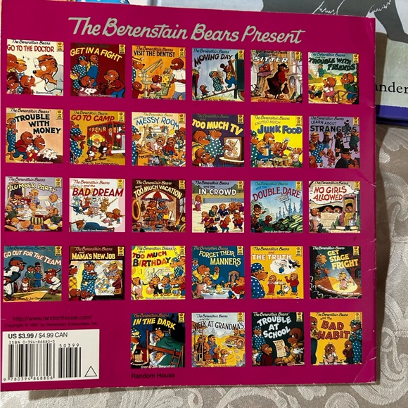 SALE! Berenstain Bears Children’s Christmas Books plus Blackboard Bear Book - Picture 7 of 10